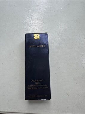 Estée Lauder Double Wear Light Foundation Box - Black & Gold